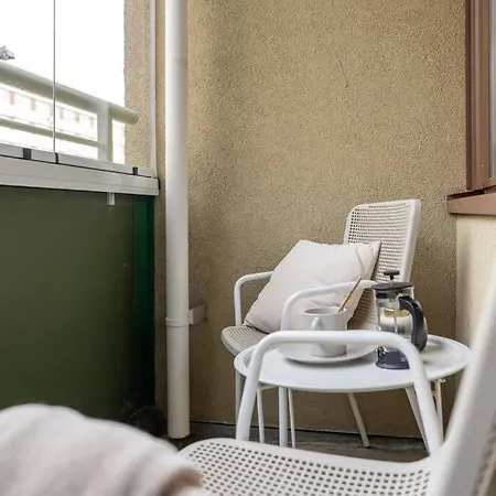 Spacious 2br In The Center Apartment